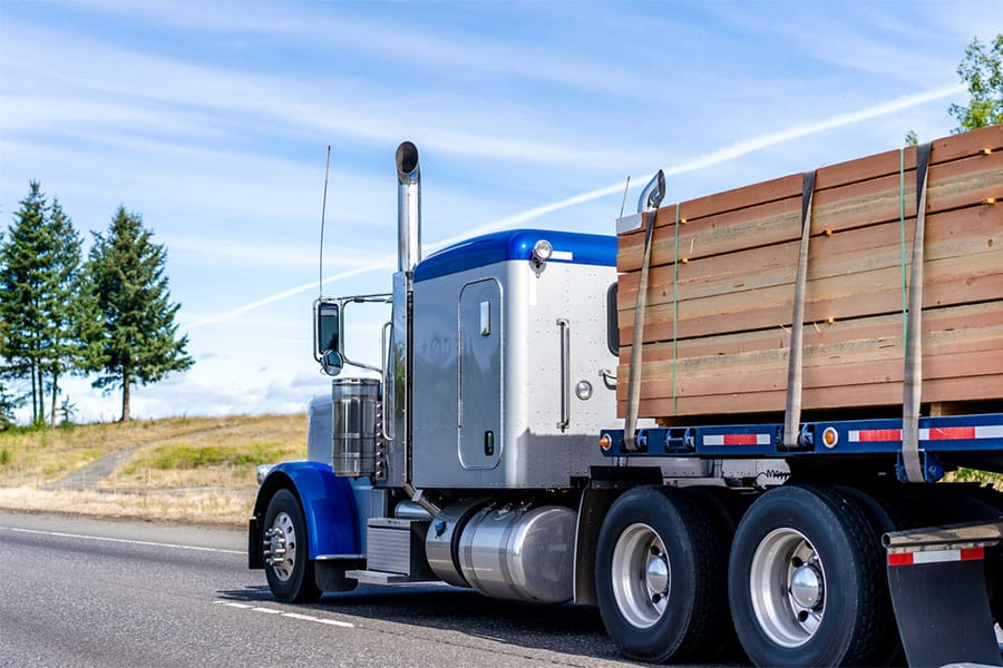 Strapping Product Reviews: Materials, Strengths, and Applications in the Trucking Industry